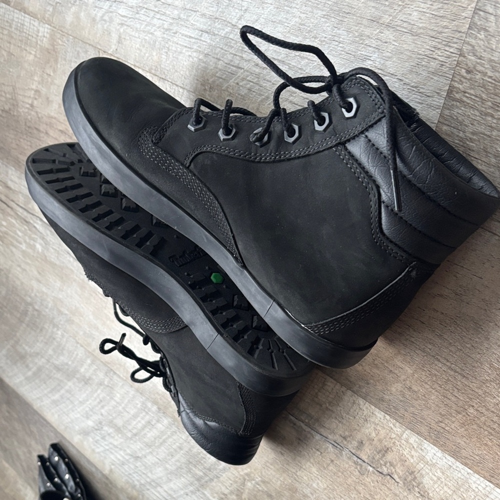 women’s Black High-Top timberland Sneakers - Picture 10 of 10